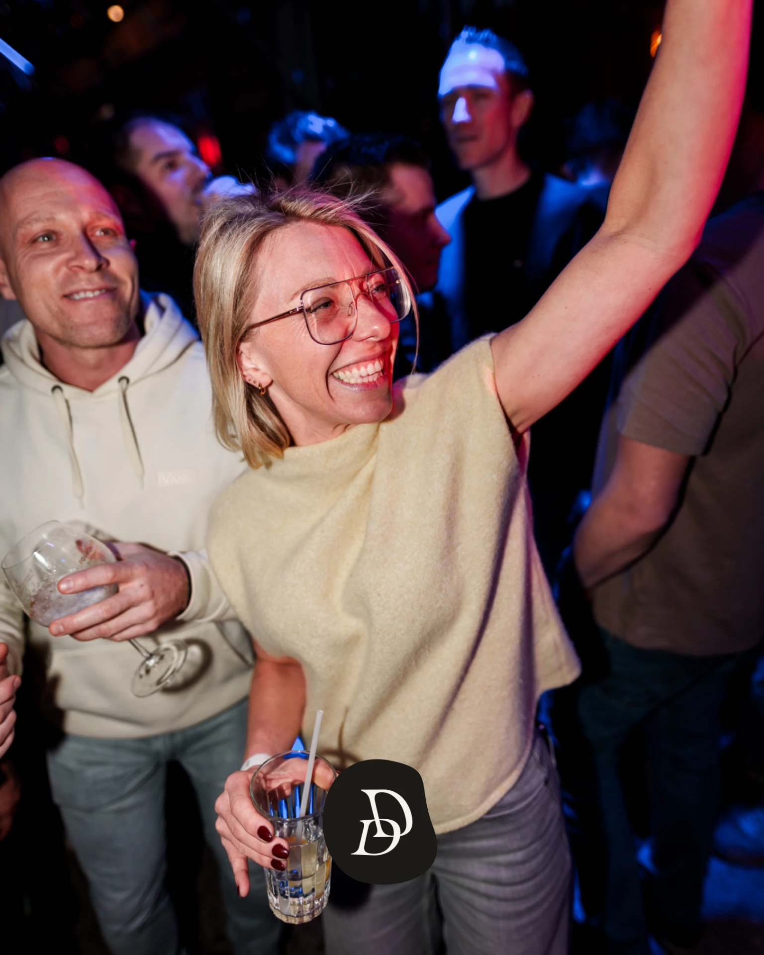 Dansend publiek op een Dansen Dansen event